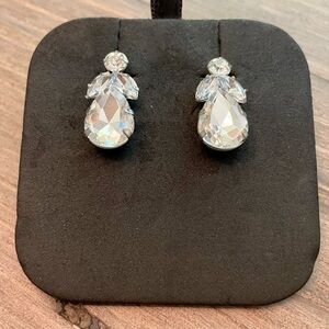 𝅺OLD Navy Crystal drop post earrings